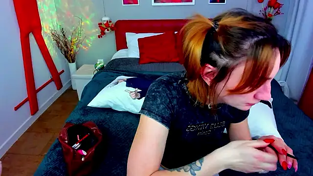 PollyRoseX online show from March 18, 2026, 1:46 pm