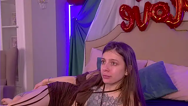 Snapshot of EileenElfie chatting on February 12, 2026, 3:39 am EileenElfie online show from February 12, 2026, 3:39 am