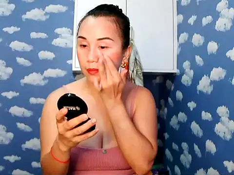 Snapshot of Kitty_Bear02 chatting on February 13, 2026, 1:38 am Kitty Bear02 online show from February 13, 2026, 1:38 am