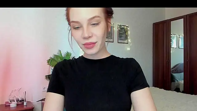 kelly love 222 online show from February 22, 2026, 5:32 am