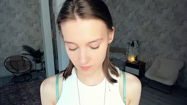 LianneBynon online show from April 1, 2026, 8:59 am