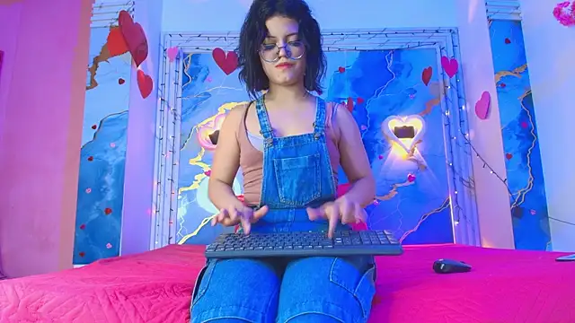 Snapshot of Eleanor_rigby5 chatting on February 28, 2026, 3:06 am Eleanor rigby5 online show from February 28, 2026, 3:06 am