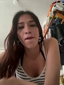 Irisita 111 online show from May 11, 2026, 8:39 pm