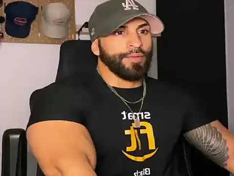 Snapshot of SamDornan51 chatting on February 10, 2026, 12:20 am SamDornan51 online show from February 10, 2026, 12:20 am