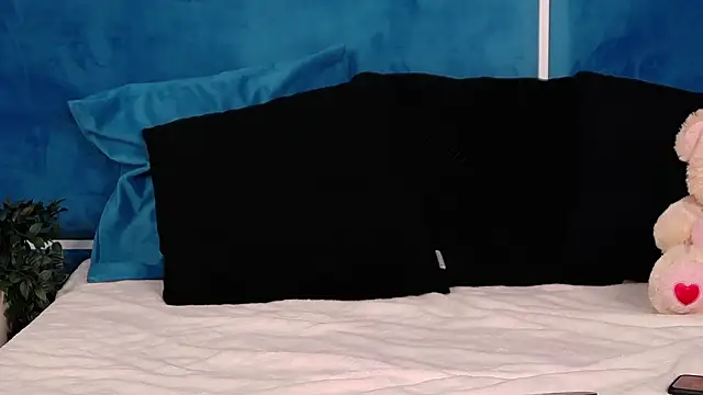 EllaBubbles online show from February 7, 2026, 7:16 am