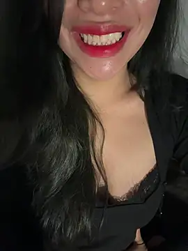 QuynhAnh 2k1 online show from February 19, 2026, 9:45 pm