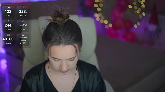 OliviaMoore  online show from February 17, 2026, 6:44 am