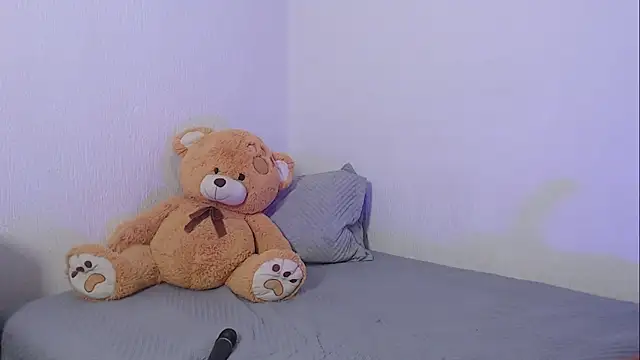 TORIRAVEEN online show from March 26, 2026, 2:32 am