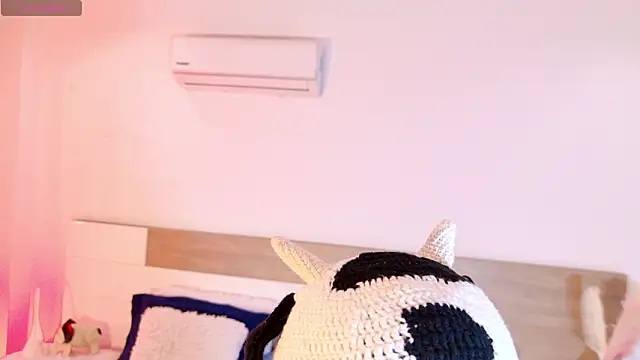 Snapshot of AntonellaBons chatting on March 3, 2026, 11:45 pm AntonellaBons online show from March 3, 2026, 11:45 pm