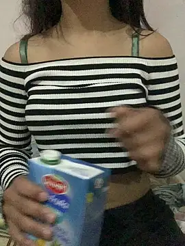 Nour-Lina online show from March 5, 2026, 1:40 pm