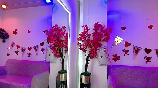 Snapshot of Maddie_T18 chatting on February 12, 2026, 11:54 am Maddie T18 online show from February 12, 2026, 11:54 am