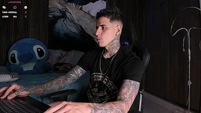 trisstann  online show from April 10, 2026, 10:39 pm