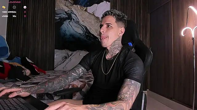 trisstann  online show from March 11, 2026, 11:43 pm