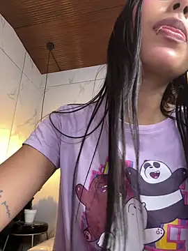 Snapshot of Perla_lovely_ chatting on April 29, 2026, 5:30 pm Perla lovely online show from April 29, 2026, 5:30 pm