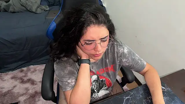Snapshot of Ales_Kitten_Live chatting on March 24, 2026, 10:43 pm Ales Kitten Live online show from March 24, 2026, 10:43 pm