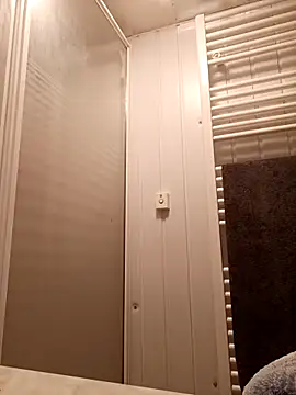 lej73 online show from April 7, 2026, 6:21 pm