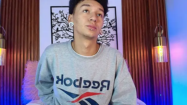 Snapshot of David_Banks_ chatting on February 13, 2026, 12:38 pm David Banks online show from February 13, 2026, 12:38 pm