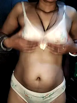 Pritu675 online show from April 14, 2026, 5:07 pm