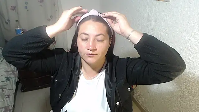 Snapshot of Nohelia_ chatting on May 24, 2026, 9:20 am Nohelia online show from May 24, 2026, 9:20 am