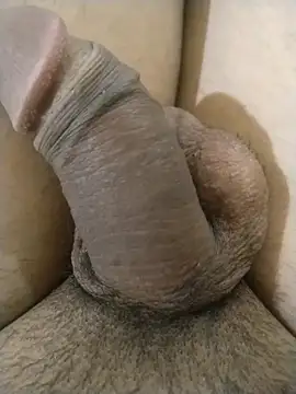 Snapshot of rosz_ chatting on March 3, 2026, 5:20 pm rosz online show from March 3, 2026, 5:20 pm