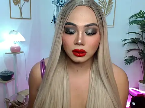 Snapshot of Serenity_Mooree chatting on March 24, 2026, 11:38 pm Serenity Mooree online show from March 24, 2026, 11:38 pm