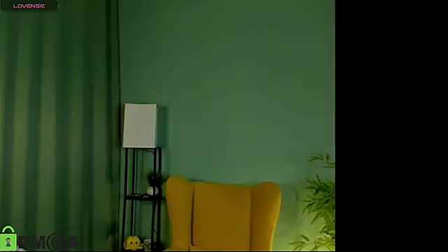 helenahoff online show from April 15, 2026, 4:07 am