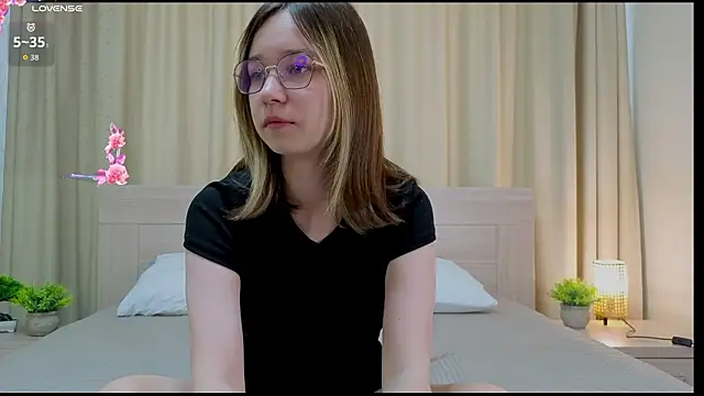 Snapshot of alorenna chatting on February 12, 2026, 6:24 am alorenna online show from February 12, 2026, 6:24 am