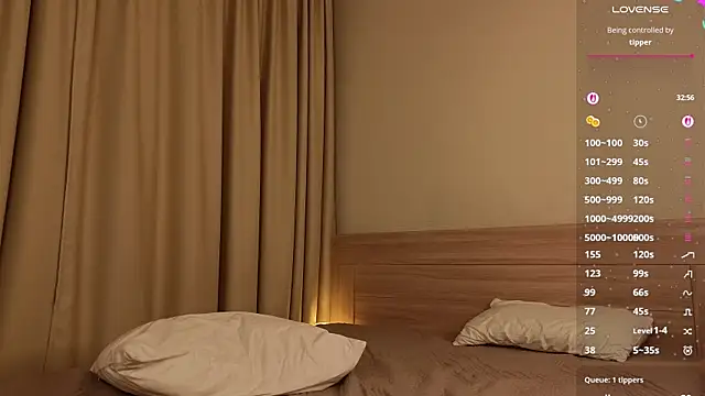 alorenna online show from April 16, 2026, 9:39 pm