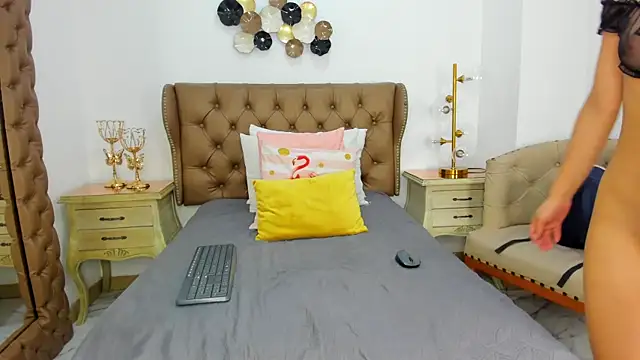 maria 09  online show from April 18, 2026, 6:21 pm