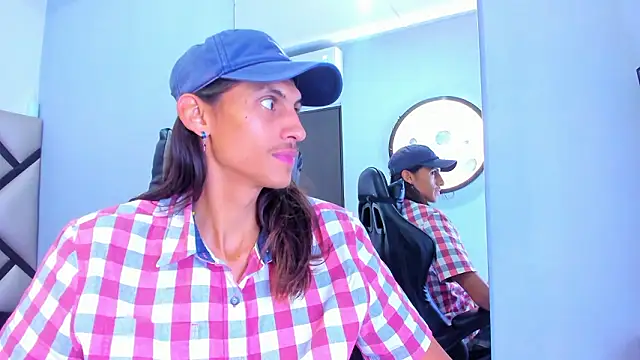 Snapshot of Noha-Smith chatting on February 3, 2026, 6:22 am Noha-Smith online show from February 3, 2026, 6:22 am