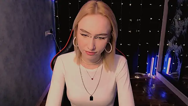 Snapshot of crybambi chatting on February 17, 2026, 8:33 am crybambi online show from February 17, 2026, 8:33 am