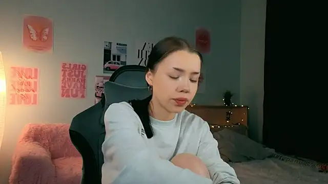 Vexnexe online show from February 15, 2026, 7:13 pm