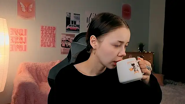 Vexnexe online show from March 4, 2026, 7:43 pm