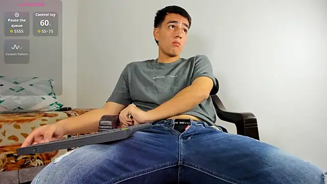 david hot08 online show from February 25, 2026, 3:29 am