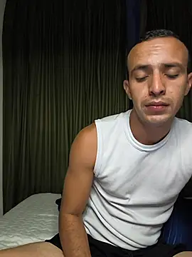 Snapshot of logan-31 chatting on February 8, 2026, 11:46 pm logan-31 online show from February 8, 2026, 11:46 pm