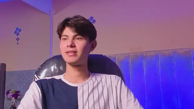 Snapshot of Derek_Sinn chatting on March 3, 2026, 7:54 pm Derek Sinn online show from March 3, 2026, 7:54 pm