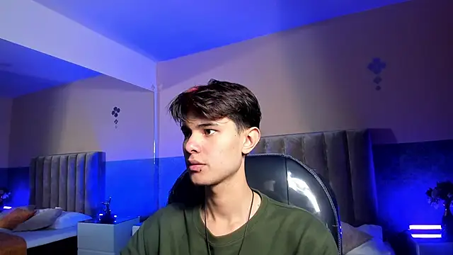 Derek Sinn online show from April 15, 2026, 8:20 pm