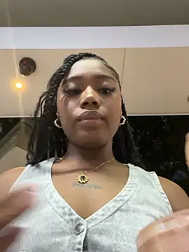 AinaraSaenz online show from June 9, 2026, 11:39 pm