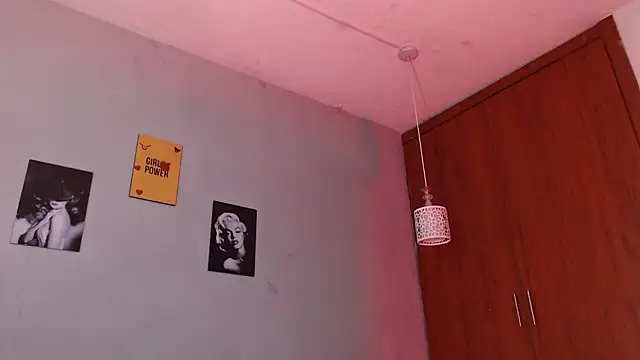 arianna rossi11 online show from March 18, 2026, 12:41 pm