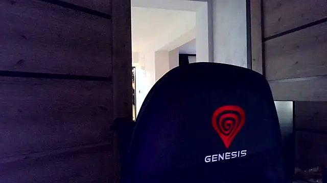 karlaluuvv online show from April 8, 2026, 4:19 pm