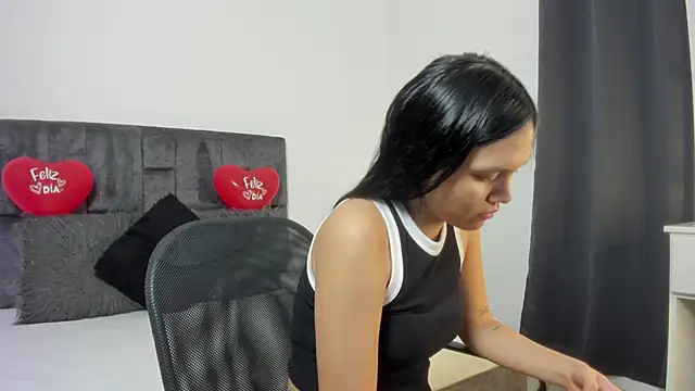 Malory Saenzz online show from February 16, 2026, 7:23 pm