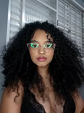 Snapshot of pandinhagamer chatting on February 9, 2026, 12:41 am pandinhagamer online show from February 9, 2026, 12:41 am