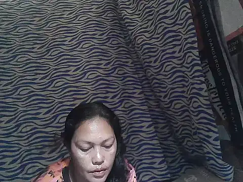 Snapshot of sexymom_siovie chatting on February 1, 2026, 6:11 am sexymom siovie online show from February 1, 2026, 6:11 am