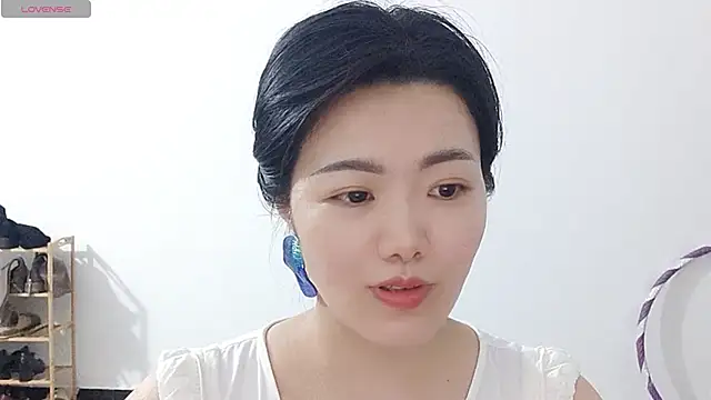 Snapshot of Nikishine chatting on April 19, 2026, 1:45 pm Nikishine online show from April 19, 2026, 1:45 pm