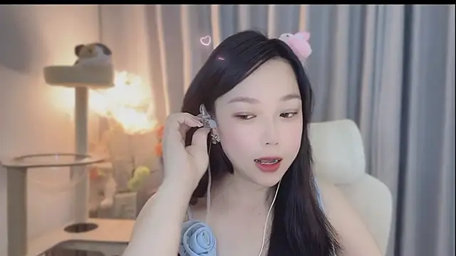Yumi yuni online show from May 8, 2026, 1:20 am