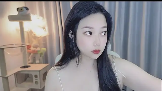 Yumi yuni online show from May 14, 2026, 9:01 pm