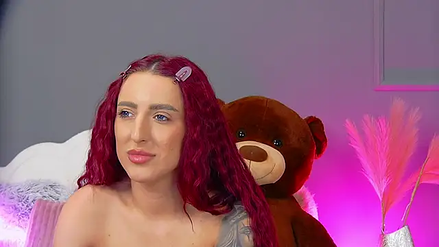 CrystalRedd online show from May 7, 2026, 5:27 pm