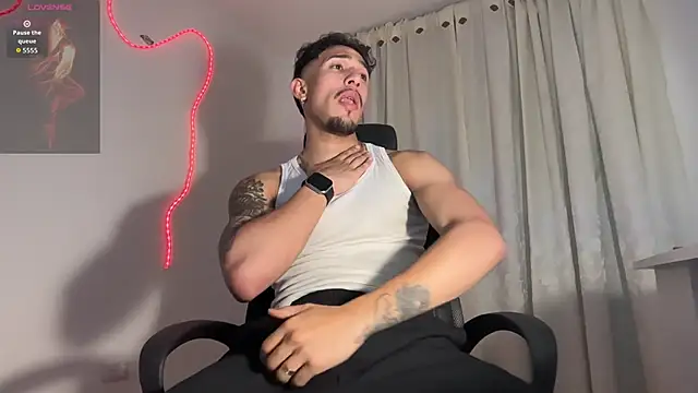 rafael stone11 online show from April 7, 2026, 12:23 am