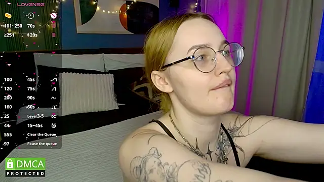 AdeLuna online show from May 26, 2026, 5:11 pm