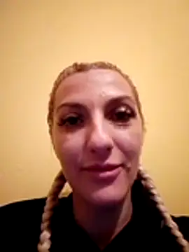 Snapshot of LannaQuinn chatting on February 18, 2026, 6:48 pm LannaQuinn online show from February 18, 2026, 6:48 pm